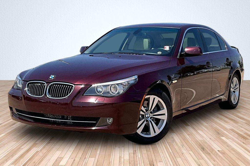 2009 BMW 5 Series 528i Sedan RWD