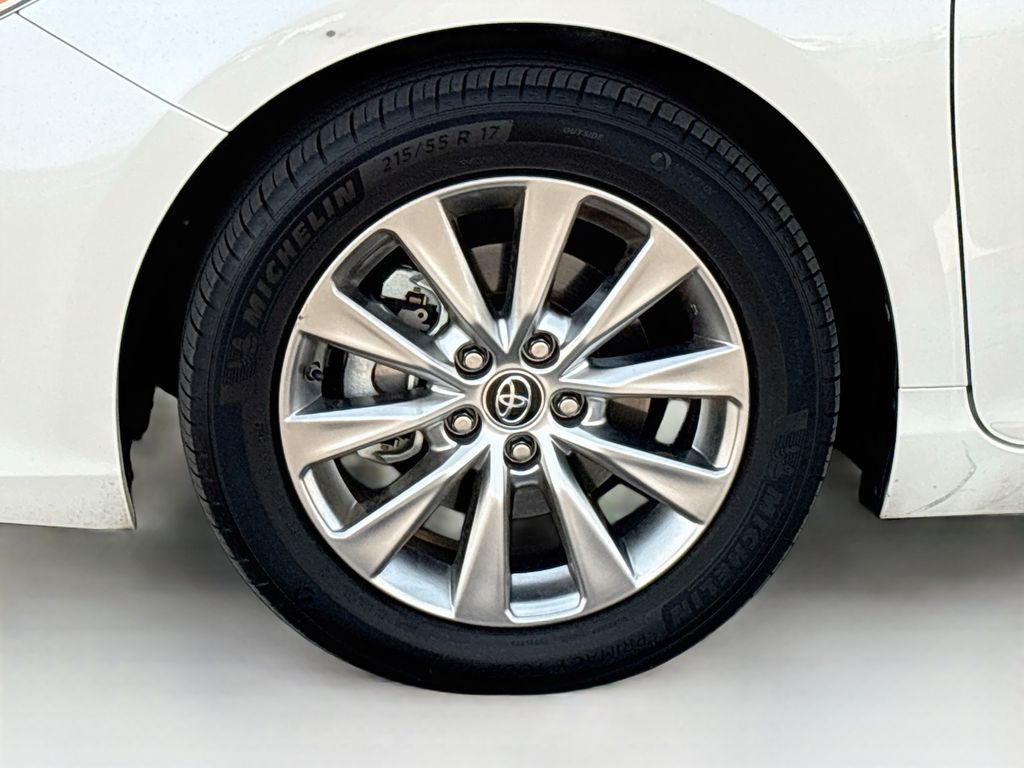 Thumbnail: 2016 Toyota Camry - 30