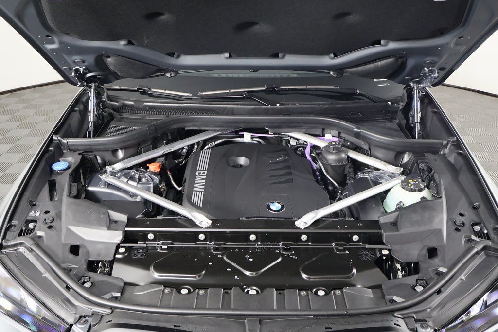 Thumbnail: 2026 BMW X5 - 10