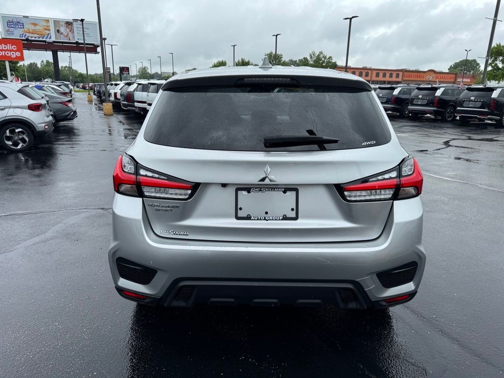 Used 2025 GRAY Mitsubishi 2.0 S image 6