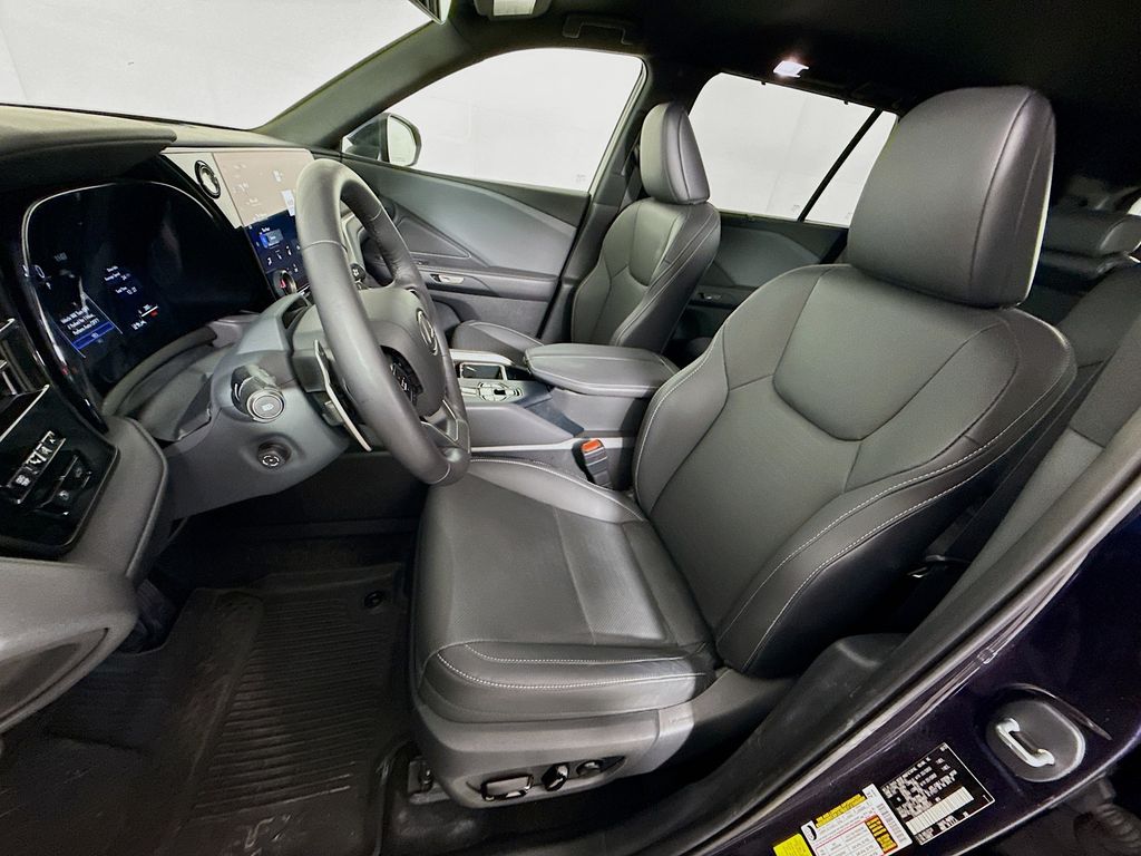 Thumbnail: 2025 Lexus TX - 21