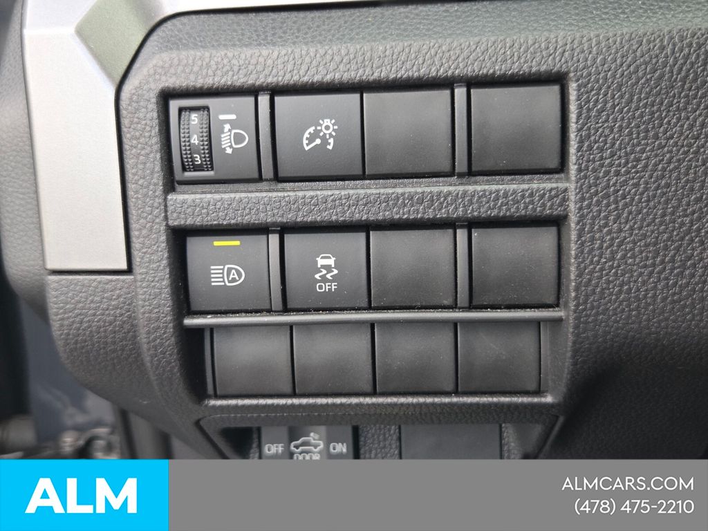 Used 2025  Toyota SR5 image 28