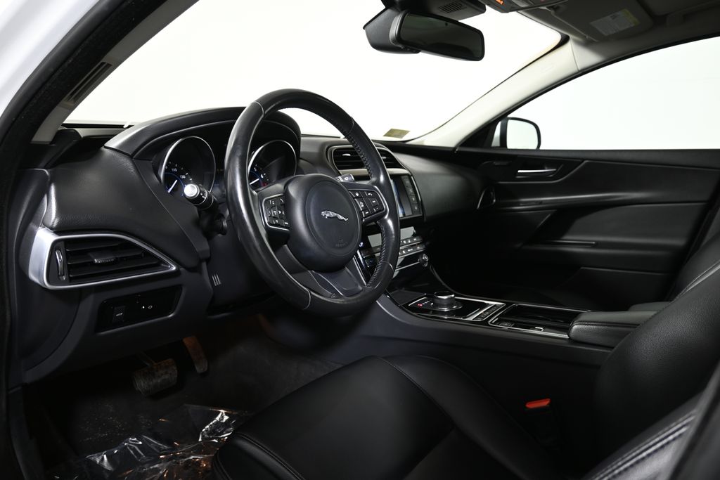 Thumbnail: 2018 Jaguar XE - 15