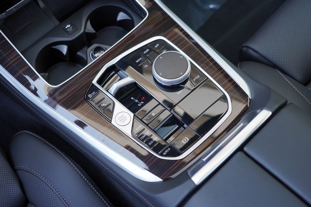 Thumbnail: 2026 BMW X5 - 18
