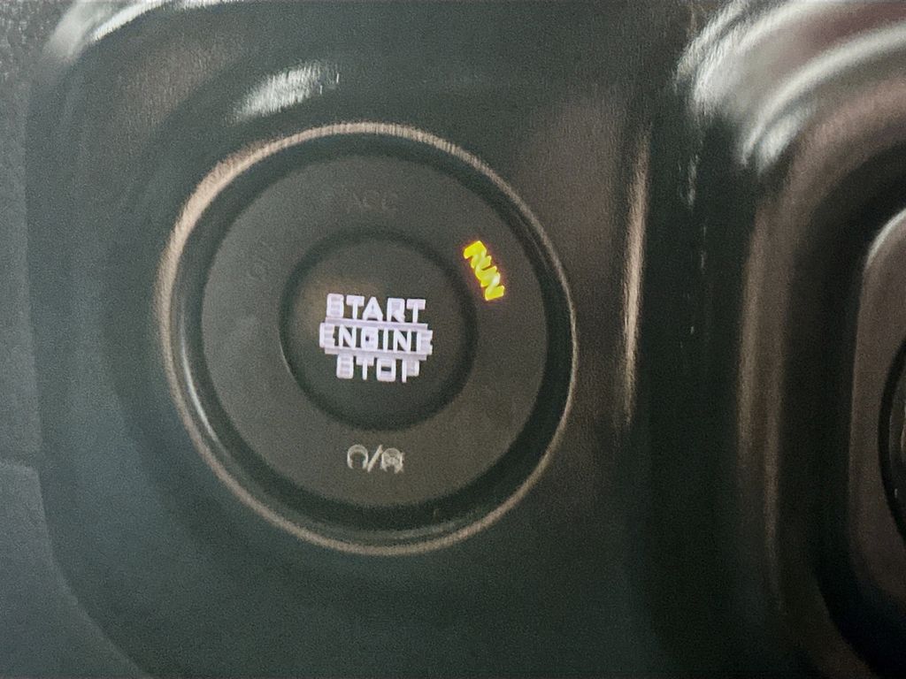 Used 2020 Black Jeep Unlimited Rubicon image 27