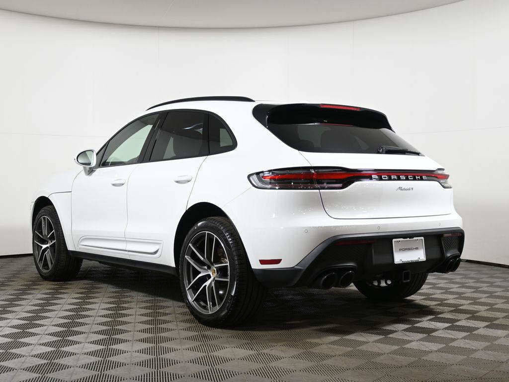 Thumbnail: 2025 Porsche Macan - 3
