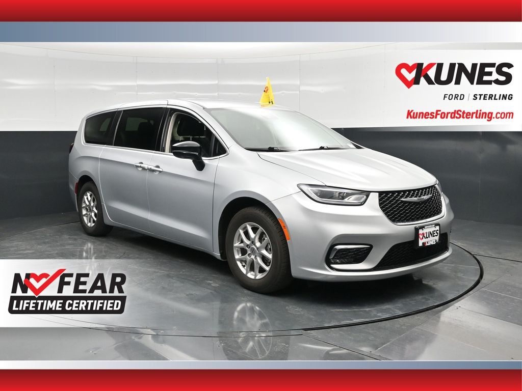 2024 Chrysler Pacifica Touring L FWD