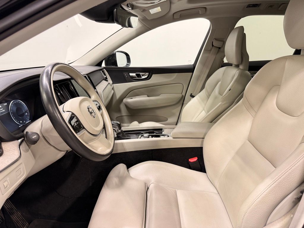 Thumbnail: 2018 Volvo XC60 - 9