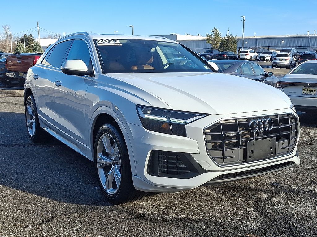 Thumbnail: 2022 Audi Q8 - 3