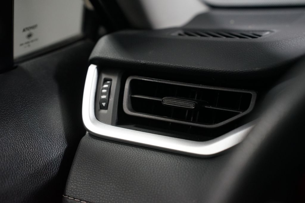 Thumbnail: 2025 Toyota RAV4 - 24