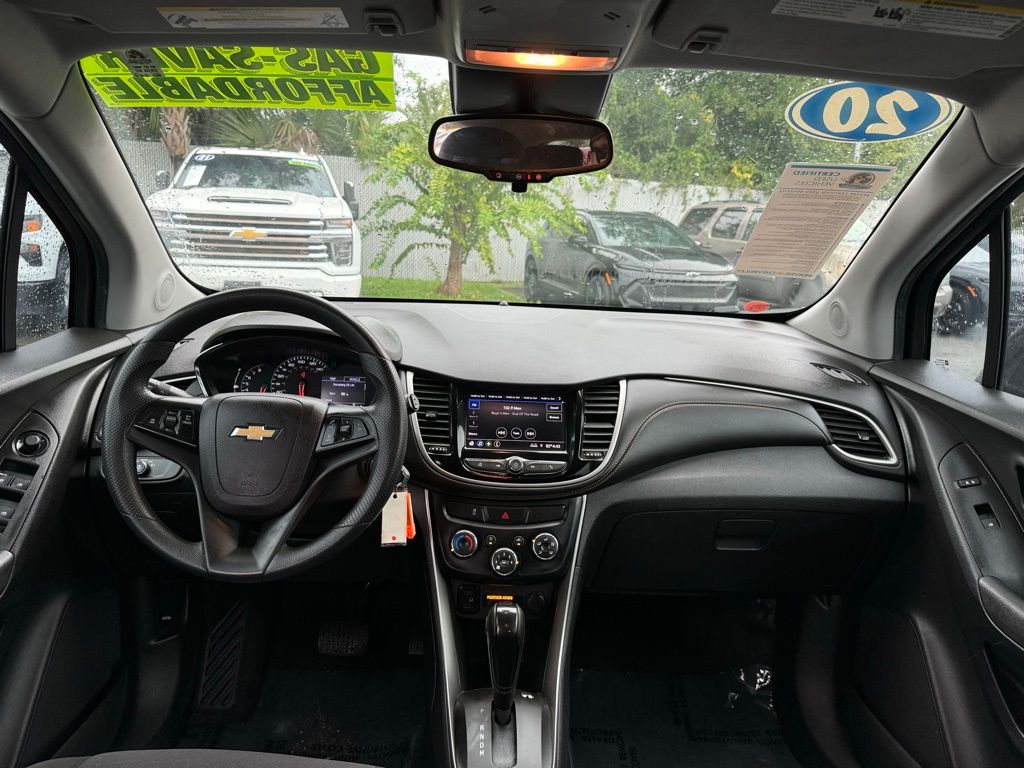 2020 Chevrolet Trax LS 24