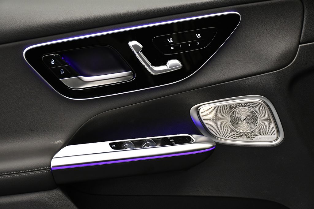 2025 Mercedes-Benz GLC 300 29