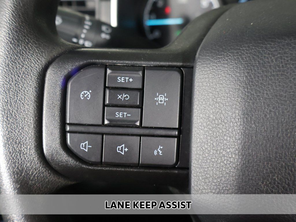 Used 2022 Silver Ford XLT image 3
