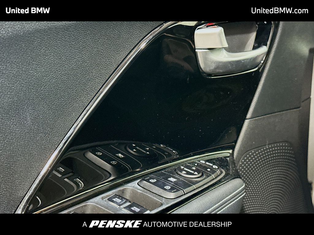 Thumbnail: 2022 Kia Niro - 3