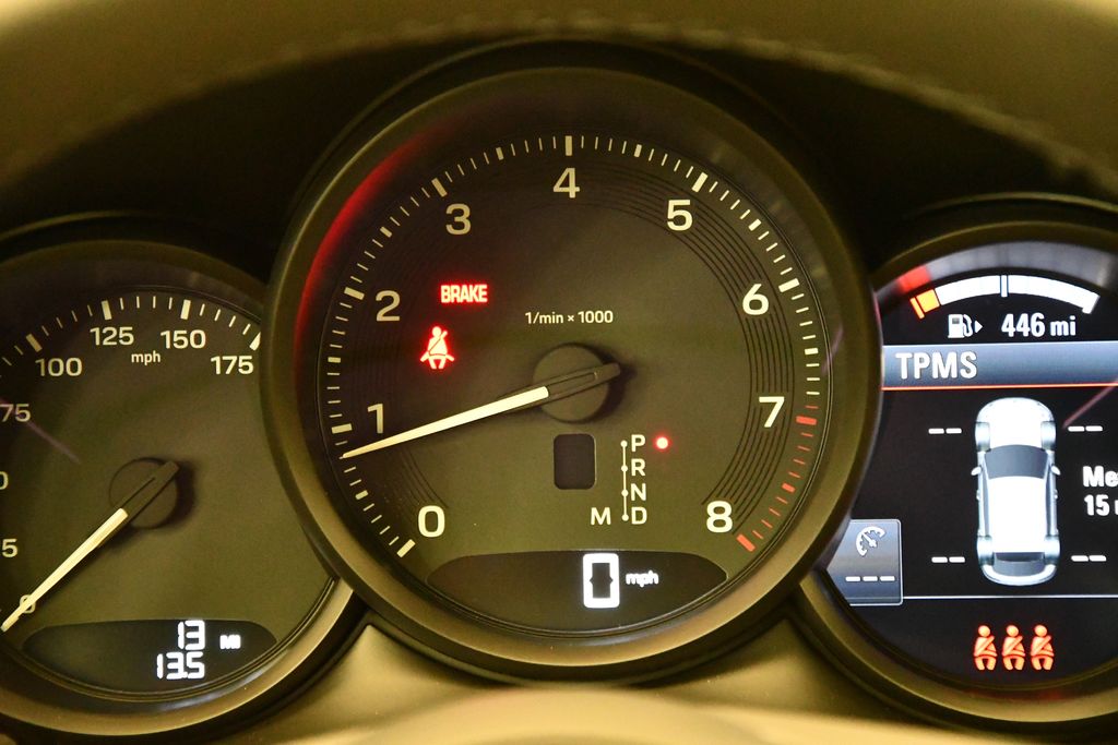 Thumbnail: 2025 Porsche Macan - 24