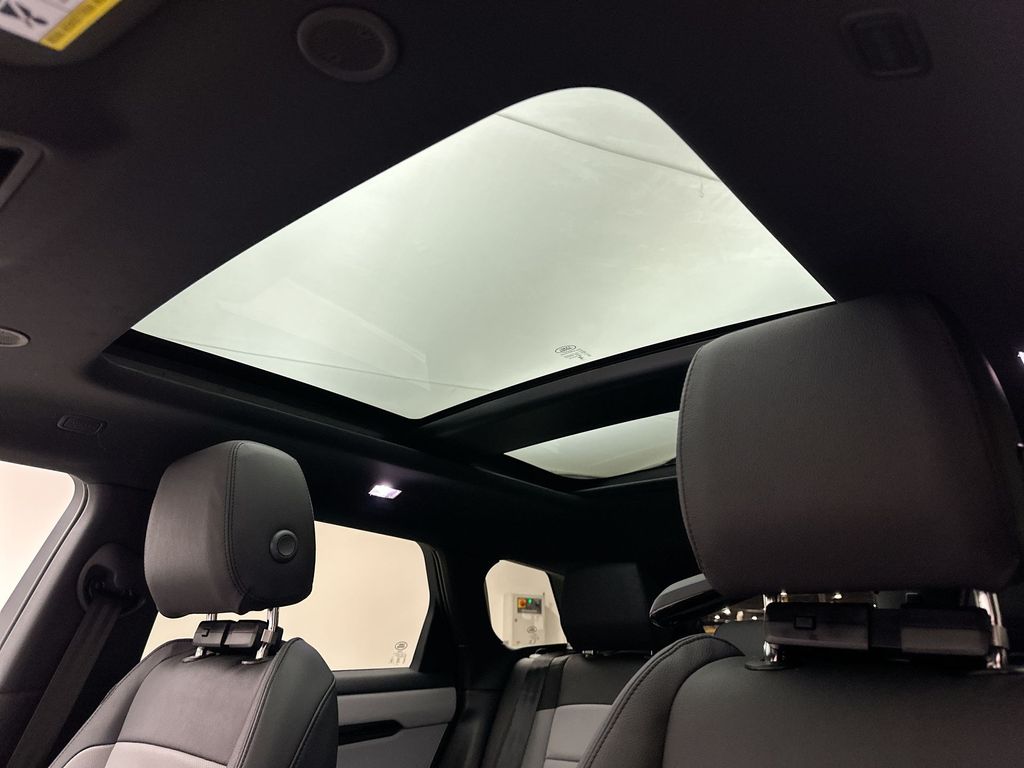 Thumbnail: 2026 Land Rover Range Rover Evoque - 19