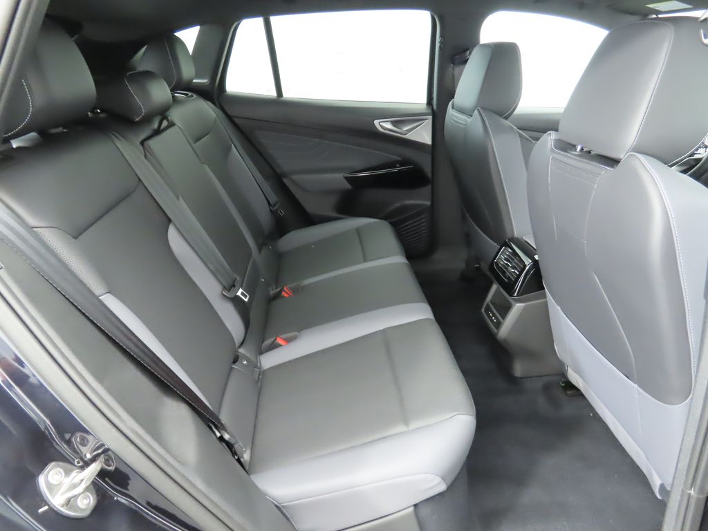 2025 Volkswagen ID.4 Pro S 22