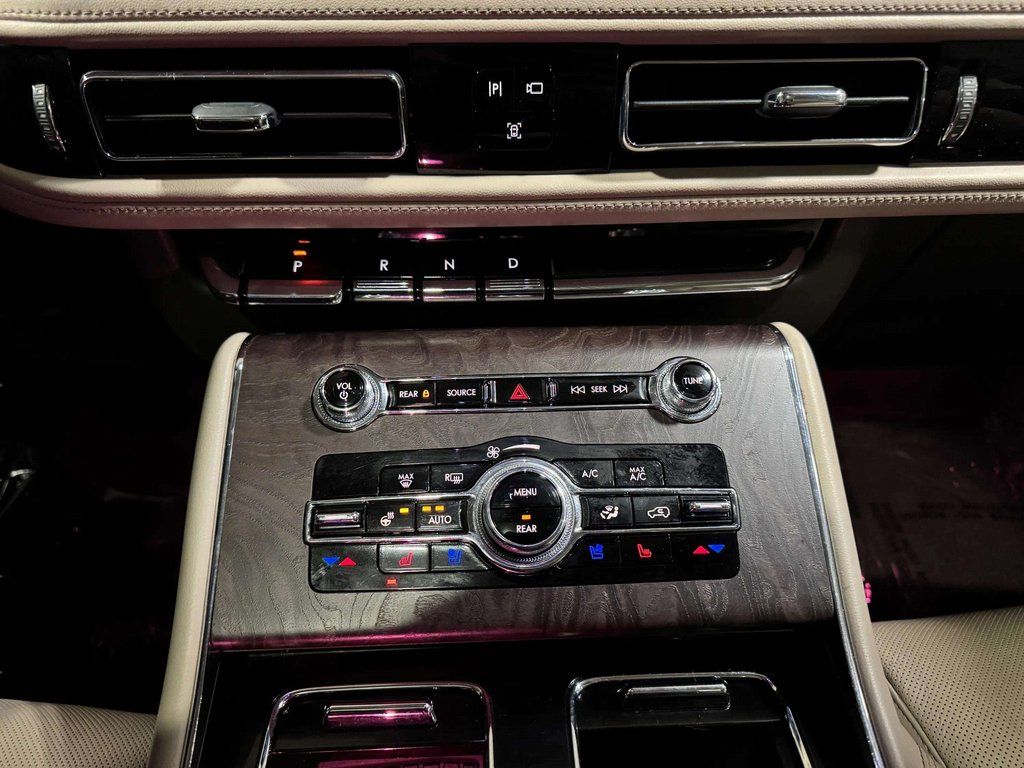 Certified Used 2023 Diamond Red Metallic Tinted Clearcoat Lincoln Reserve image 7