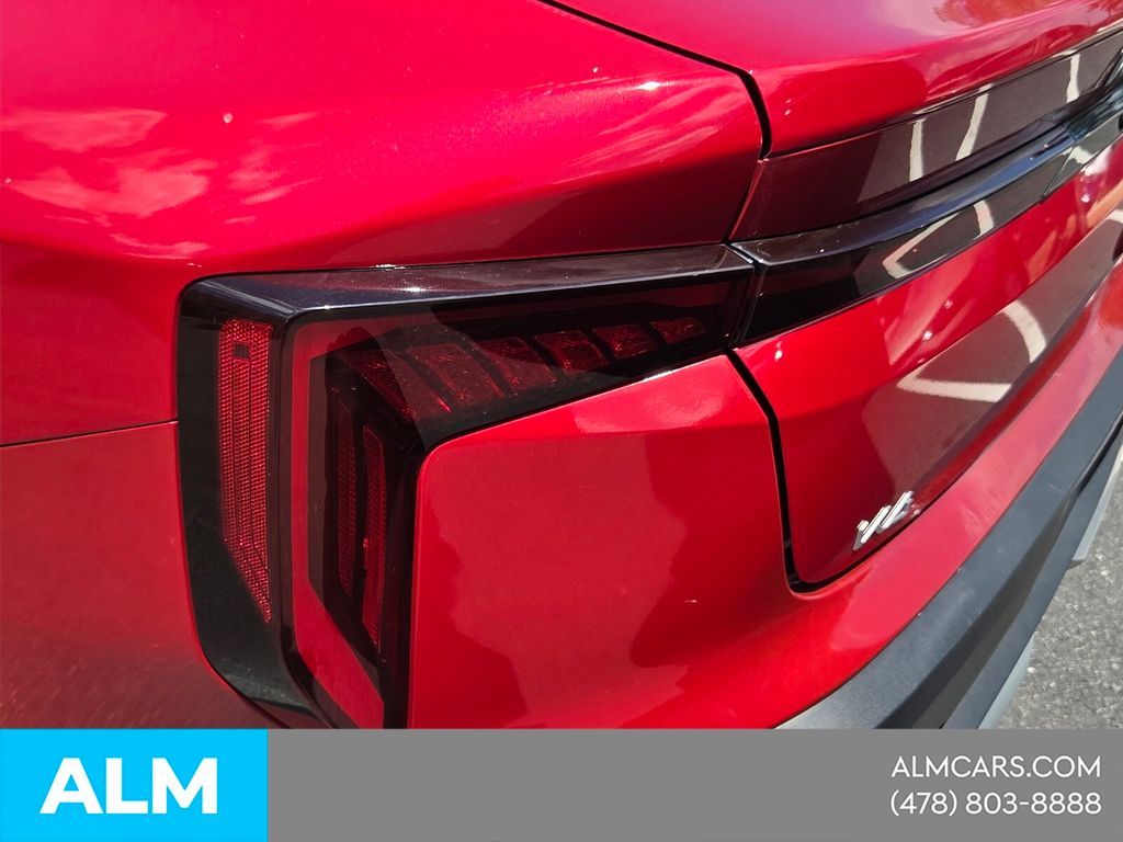 Used 2025 Red Kia LXS image 12