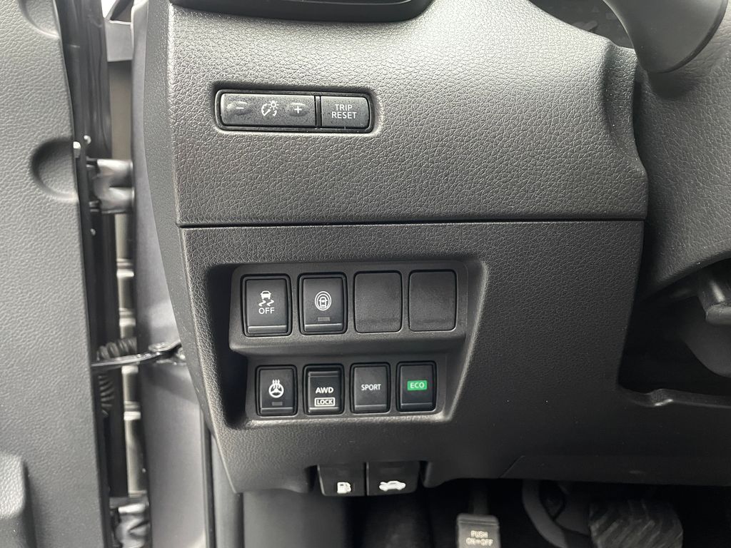 Thumbnail: 2022 Nissan Rogue Sport - 20