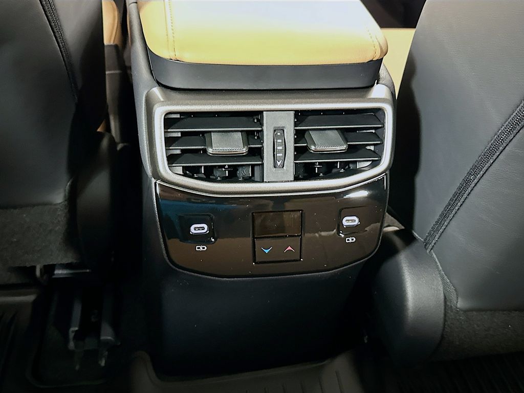 2025 Lexus RX  18