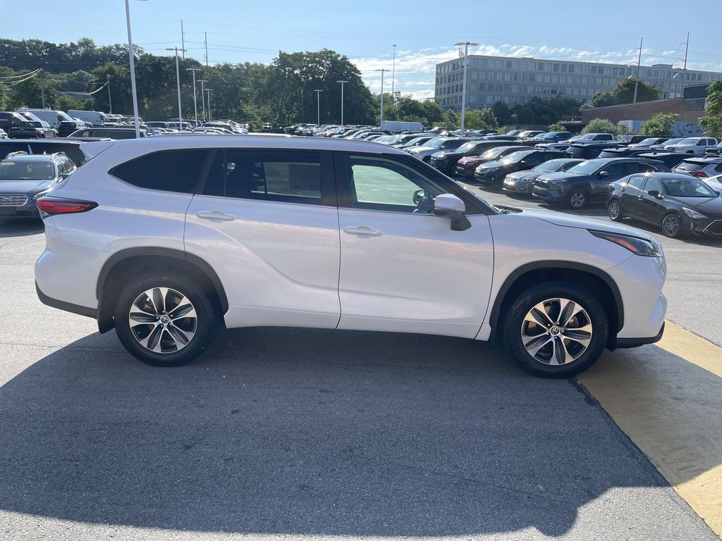 Used 2023 Toyota Highlander SUV