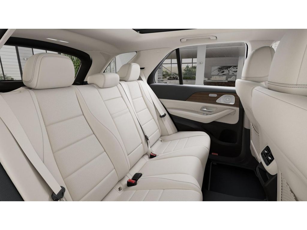 Thumbnail: 2026 Mercedes-Benz GLE - 5
