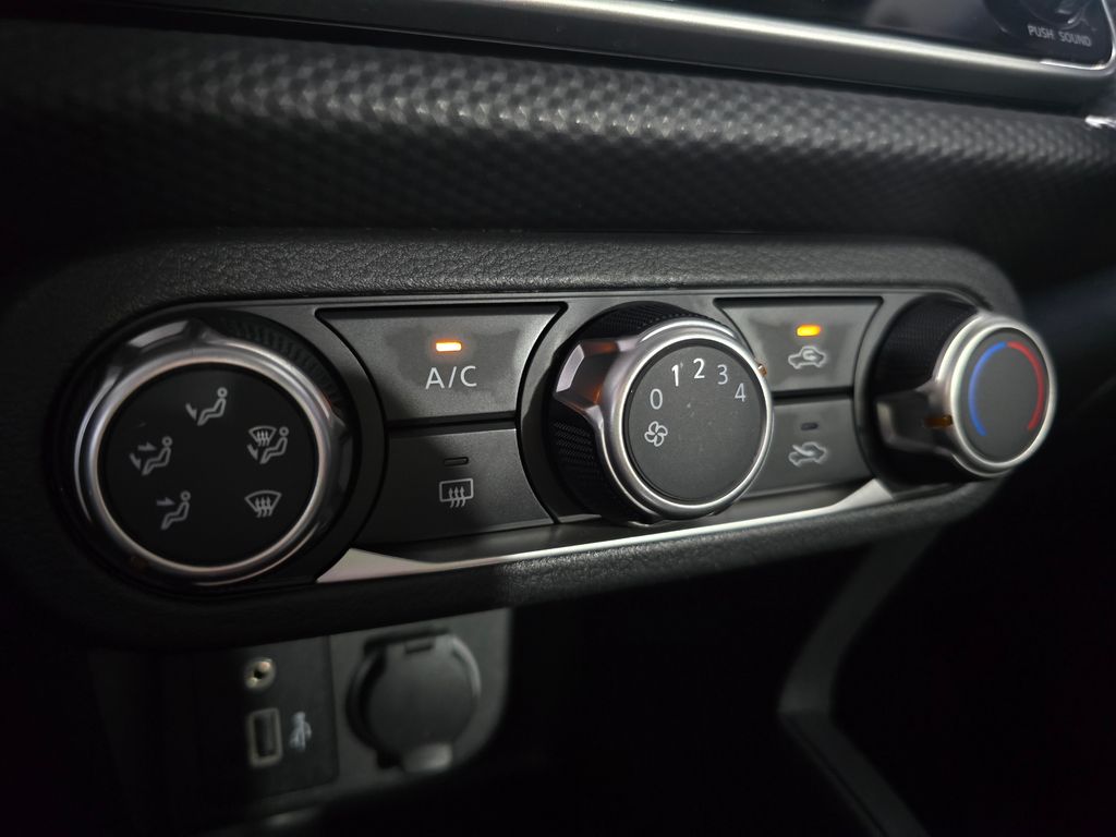 Thumbnail: 2021 Nissan Kicks - 22