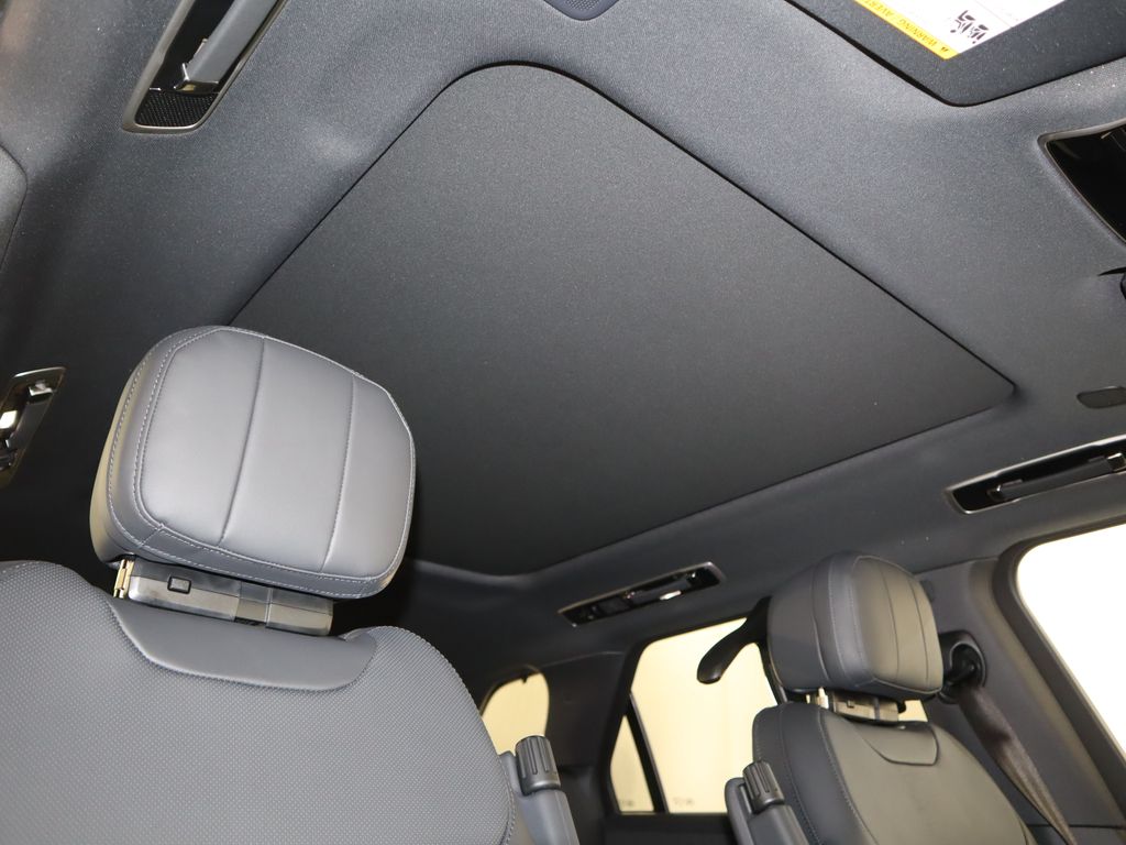 Thumbnail: 2025 Land Rover Range Rover Sport - 19