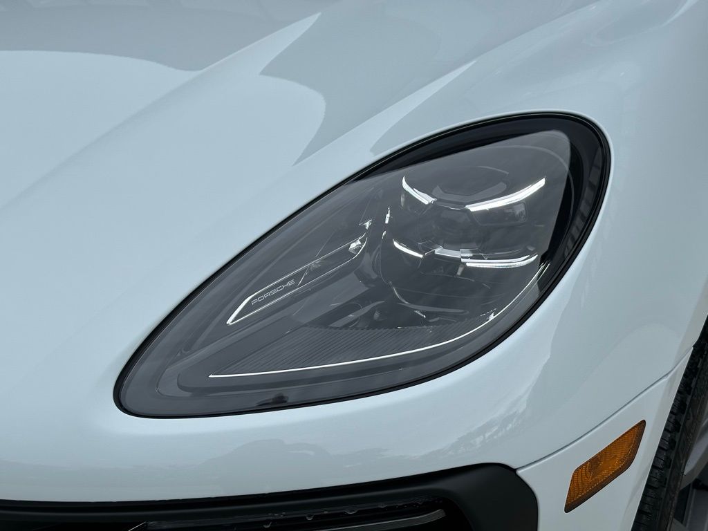 Thumbnail: 2026 Porsche Macan - 13