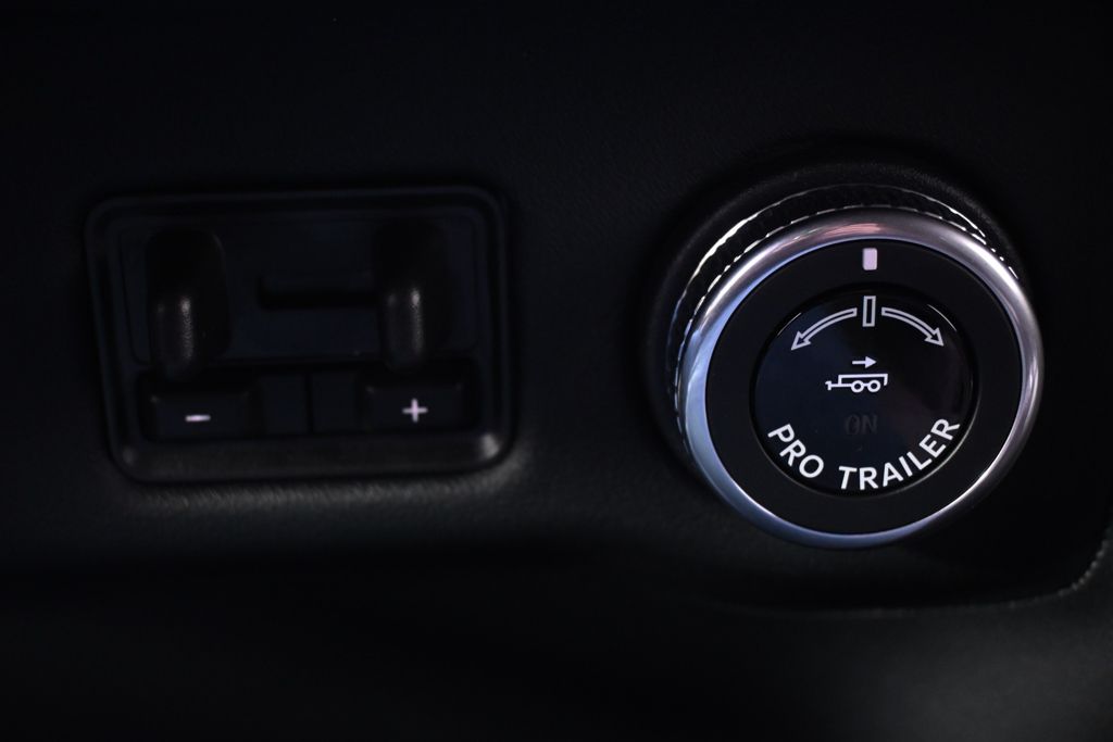 New 2025 White Lincoln Reserve image 32