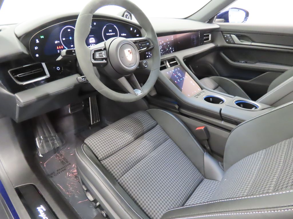 Thumbnail: 2025 Porsche Taycan - 4