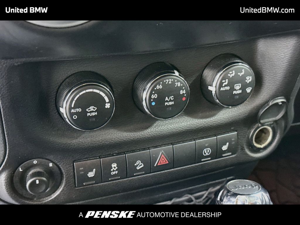 Thumbnail: 2017 Jeep Wrangler - 16