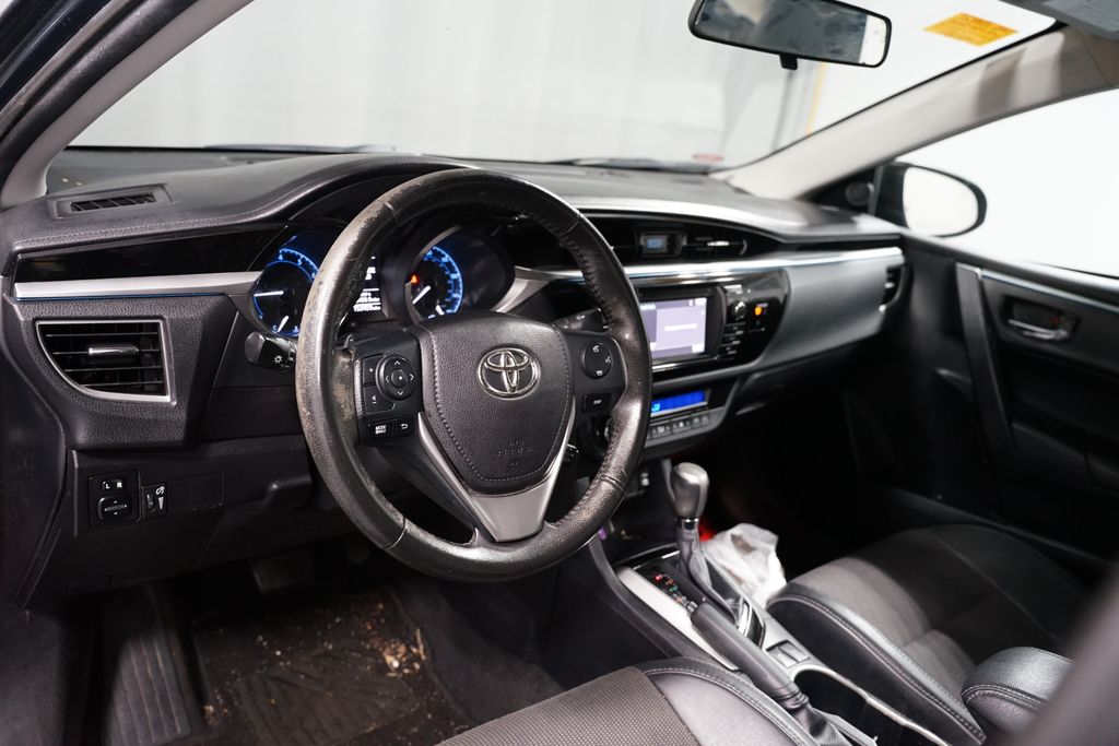 Thumbnail: 2015 Toyota Corolla - 7