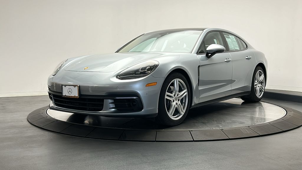 2020 Porsche Panamera Base 3