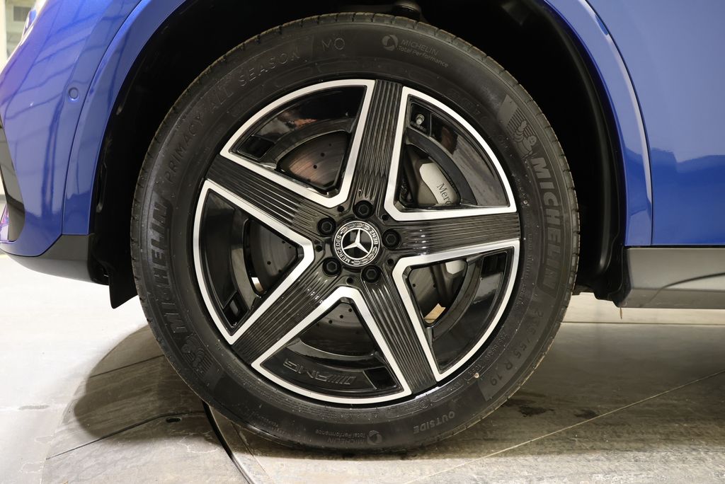 Thumbnail: 2025 Mercedes-Benz GLC - 11