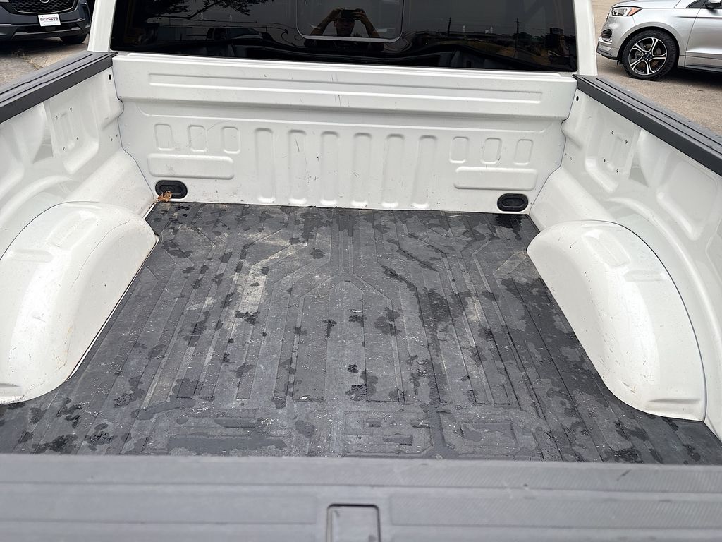 Used 2023 White Ford Lariat image 29