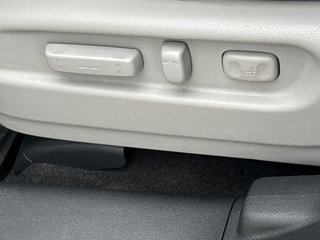 Used 2016  Honda EX-L image 23