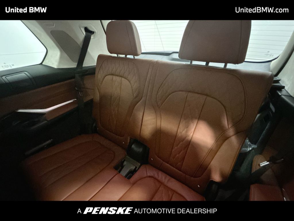 Thumbnail: 2026 BMW X7 - 22