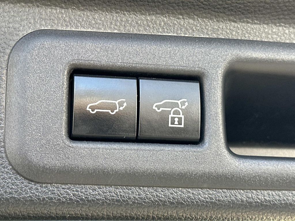 Thumbnail: 2023 Toyota Sequoia - 27