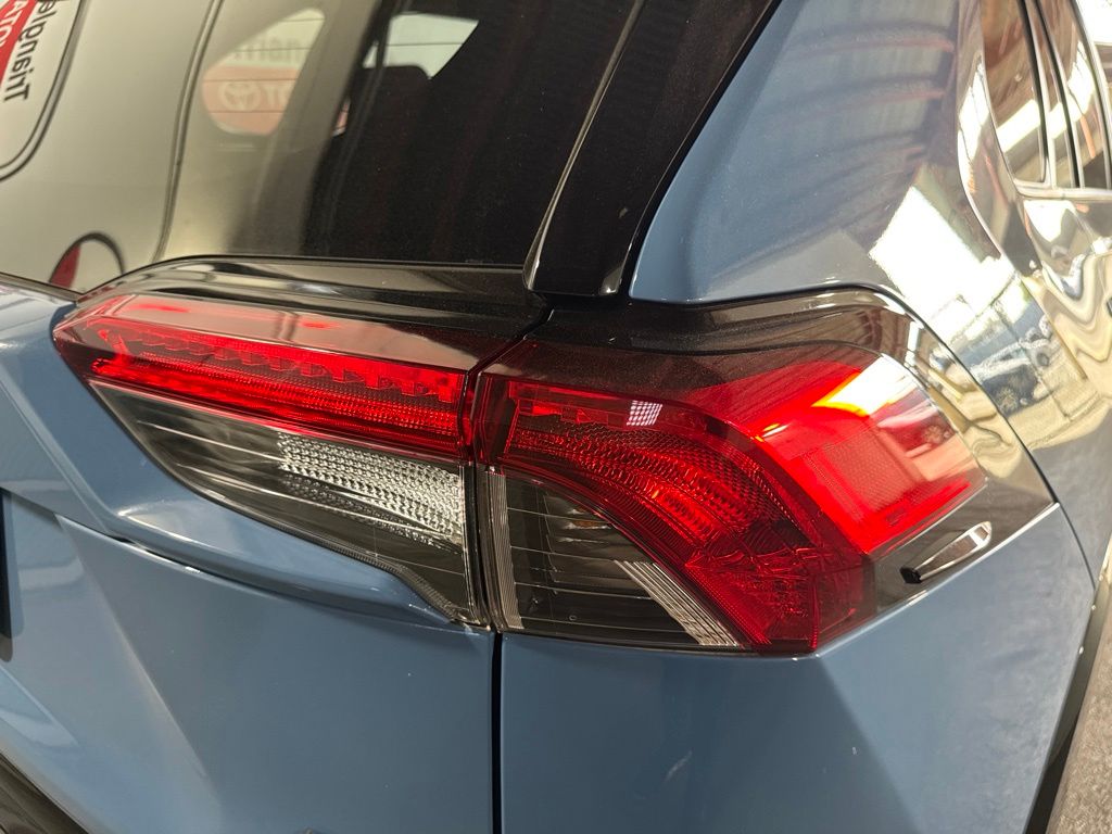 Thumbnail: 2023 Toyota RAV4 - 18