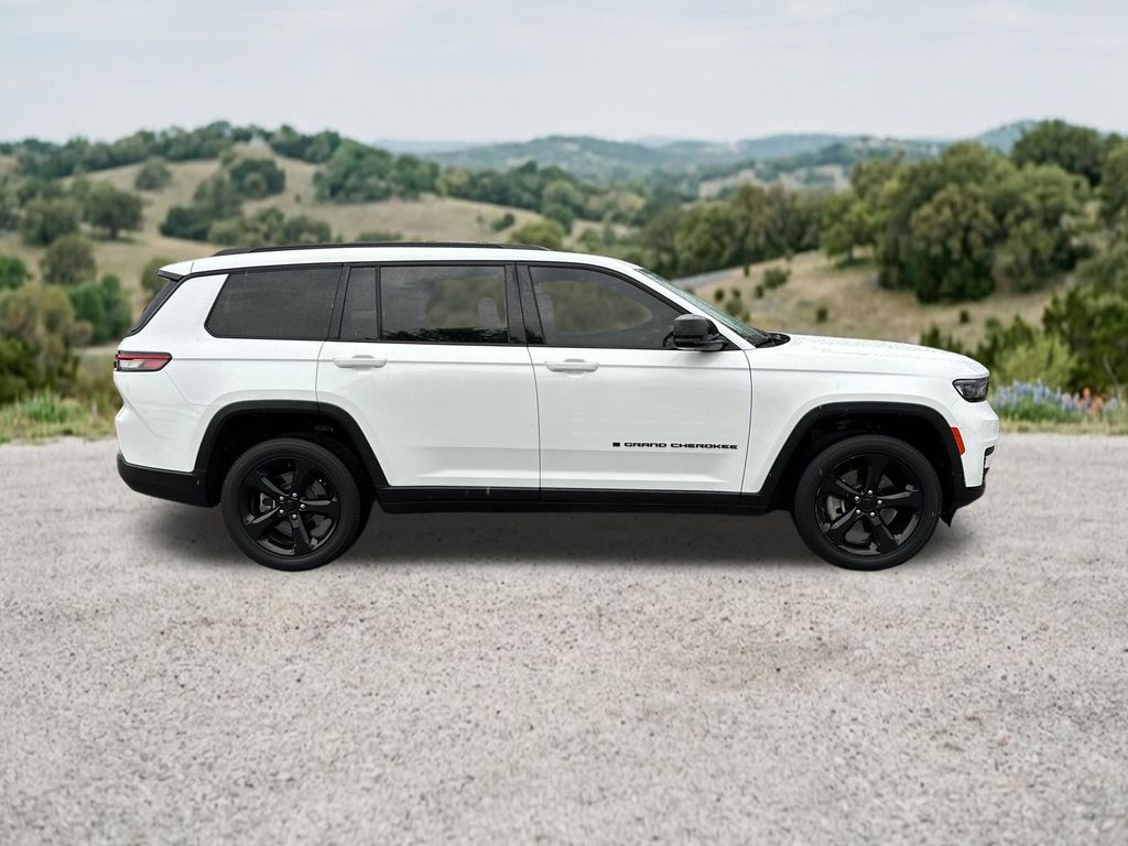 Used Car 2023 Jeep Grand Cherokee L  Altitude For Sale Under $30,000 In Austin, Texas