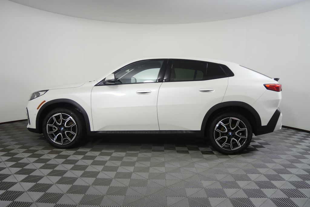 Thumbnail: 2025 BMW X2 - 2