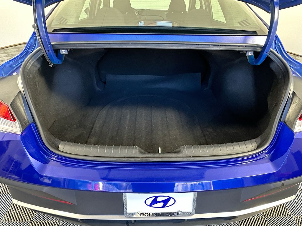 Thumbnail: 2024 Hyundai Elantra - 25