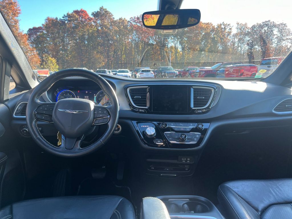 2020 Chrysler Pacifica Touring L Plus 9