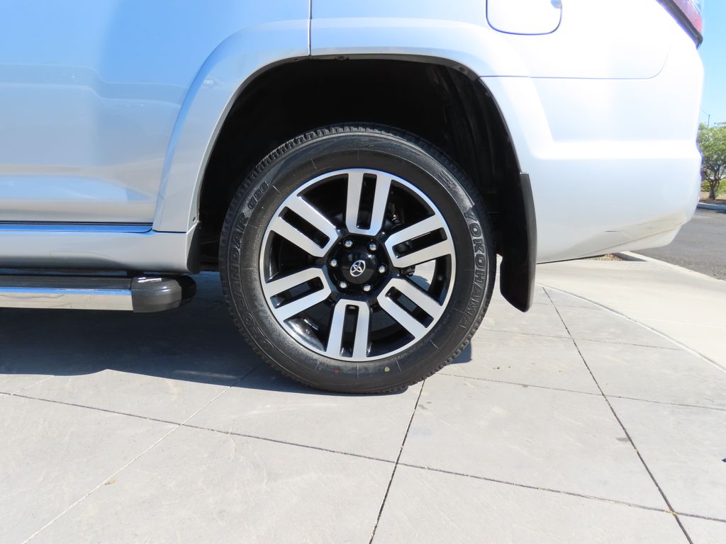 2015 Toyota 4Runner Limited 30