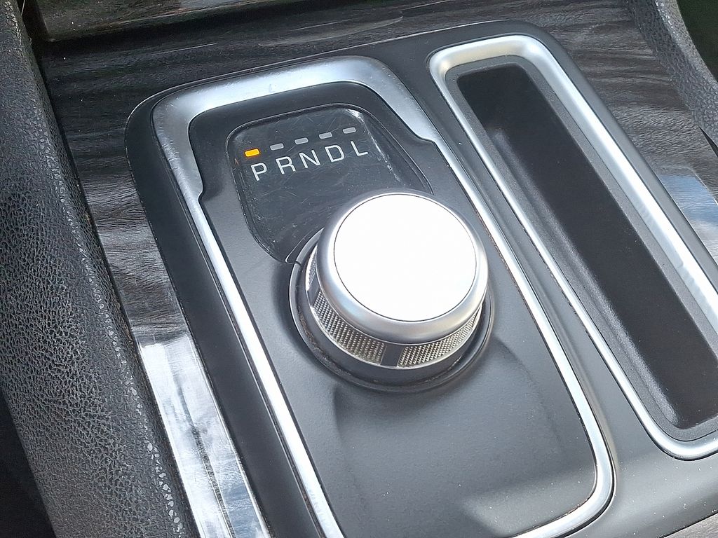 Thumbnail: 2016 Chrysler 300 - 16