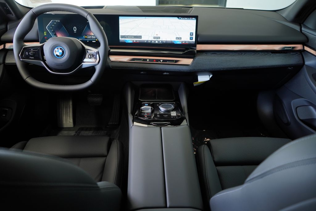 Thumbnail: 2026 BMW i5 - 14