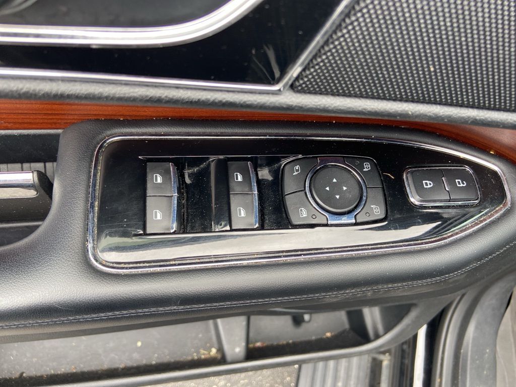 Thumbnail: 2018 Lincoln Navigator - 15