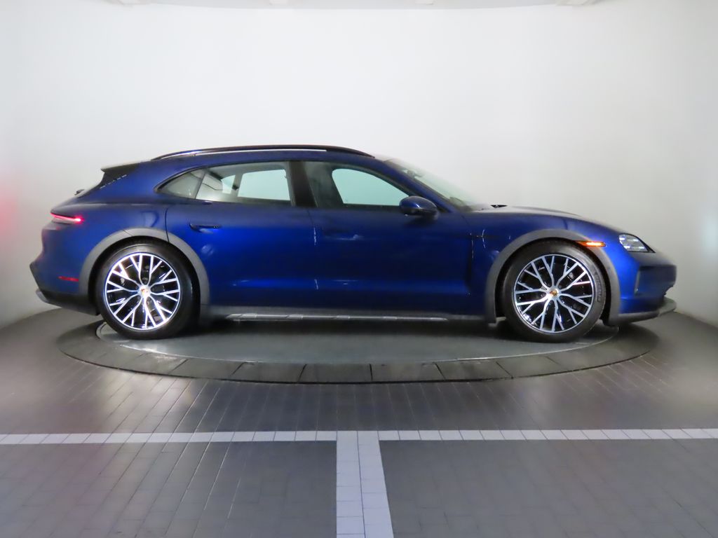 Thumbnail: 2025 Porsche Taycan - 8